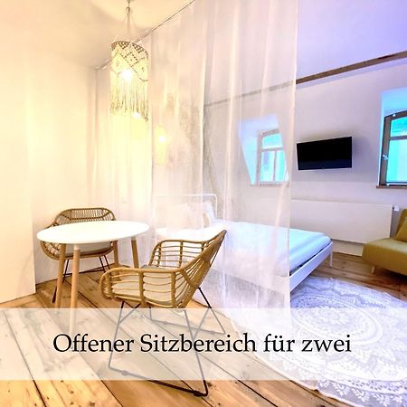 Zentrale 1-Zimmer-Ferienwohnung Mit Digitalem Check In Хоф Экстерьер фото